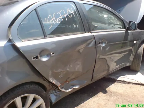 Mitsubishi — repair photo 13 at AUTO-M