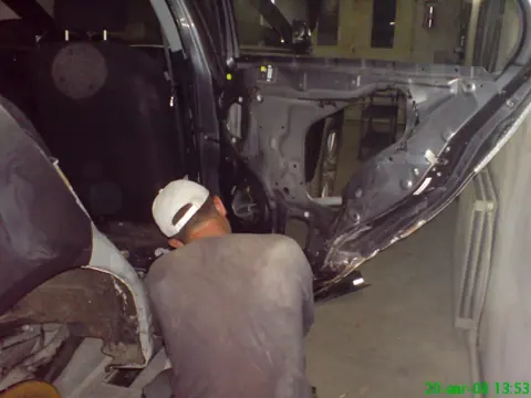 Mitsubishi — repair photo 29 at AUTO-M